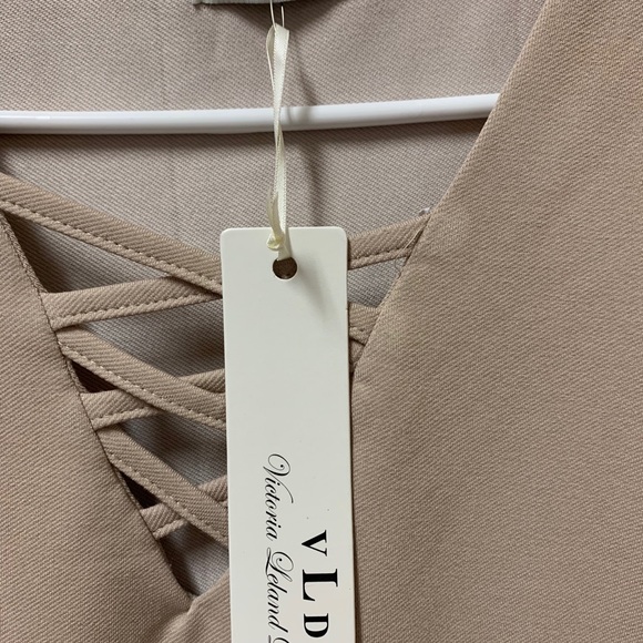 Victoria Leland Designs Cross V-neck Tunic Top Med - Picture 3 of 3